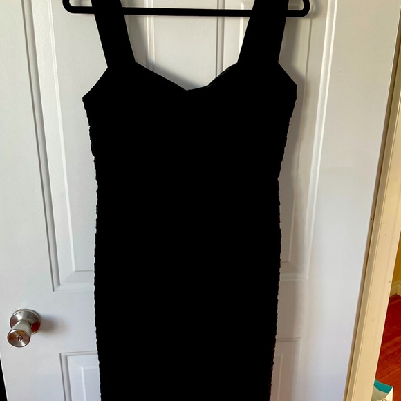 Black dress - Picture 2 of 5